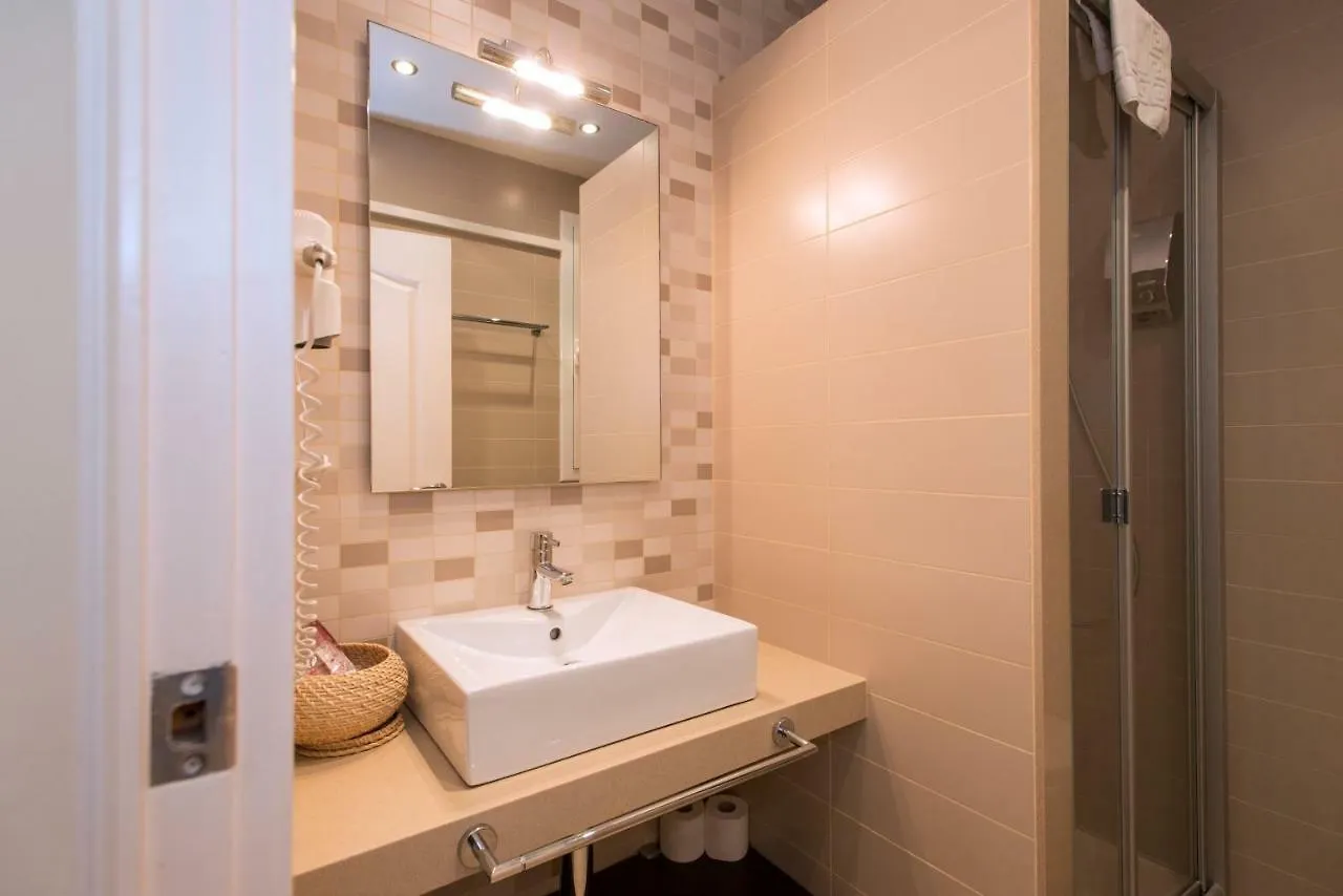 Blanc Guest House Barcelona 2*,