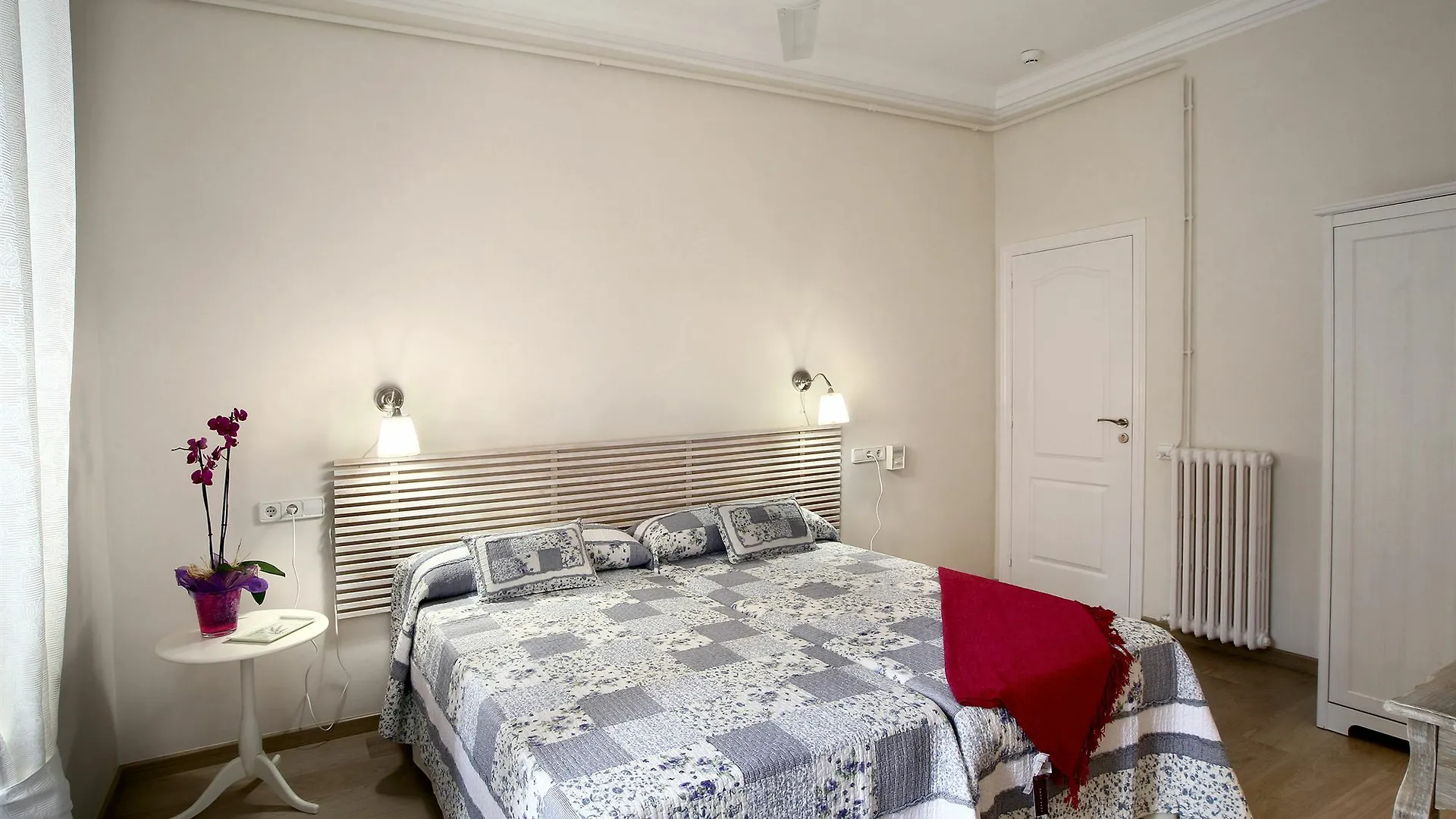 **  Blanc Guest House Barcelona Spain